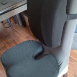 Perna ortopedică șezut GEOMATAN®, spumă cu memorie Premium, până la 100 kg, pentru scaun birou sau mașină, confort Coccis, Husă respirabilă și anti-alunecare, Sciatică, Dureri, Hemoroizi, 45x35x7 cm, Mesh photo review